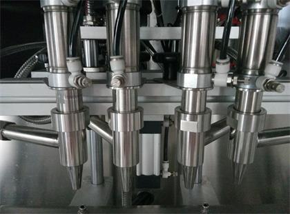 全自動(dòng)花生油灌裝機(jī)